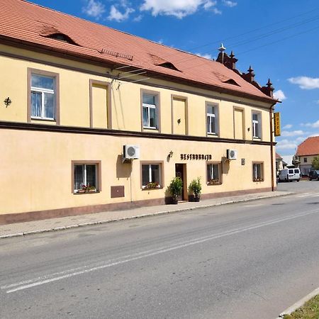 Hotel Stary Ratusz Kostomloty 外观 照片