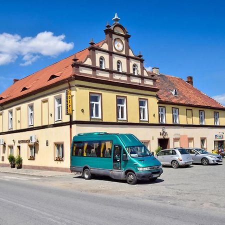 Hotel Stary Ratusz Kostomloty 外观 照片