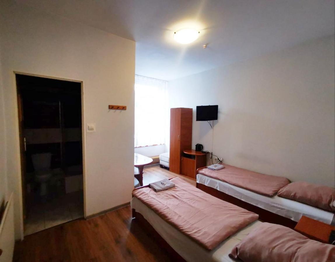 Hotel Stary Ratusz Kostomloty 外观 照片